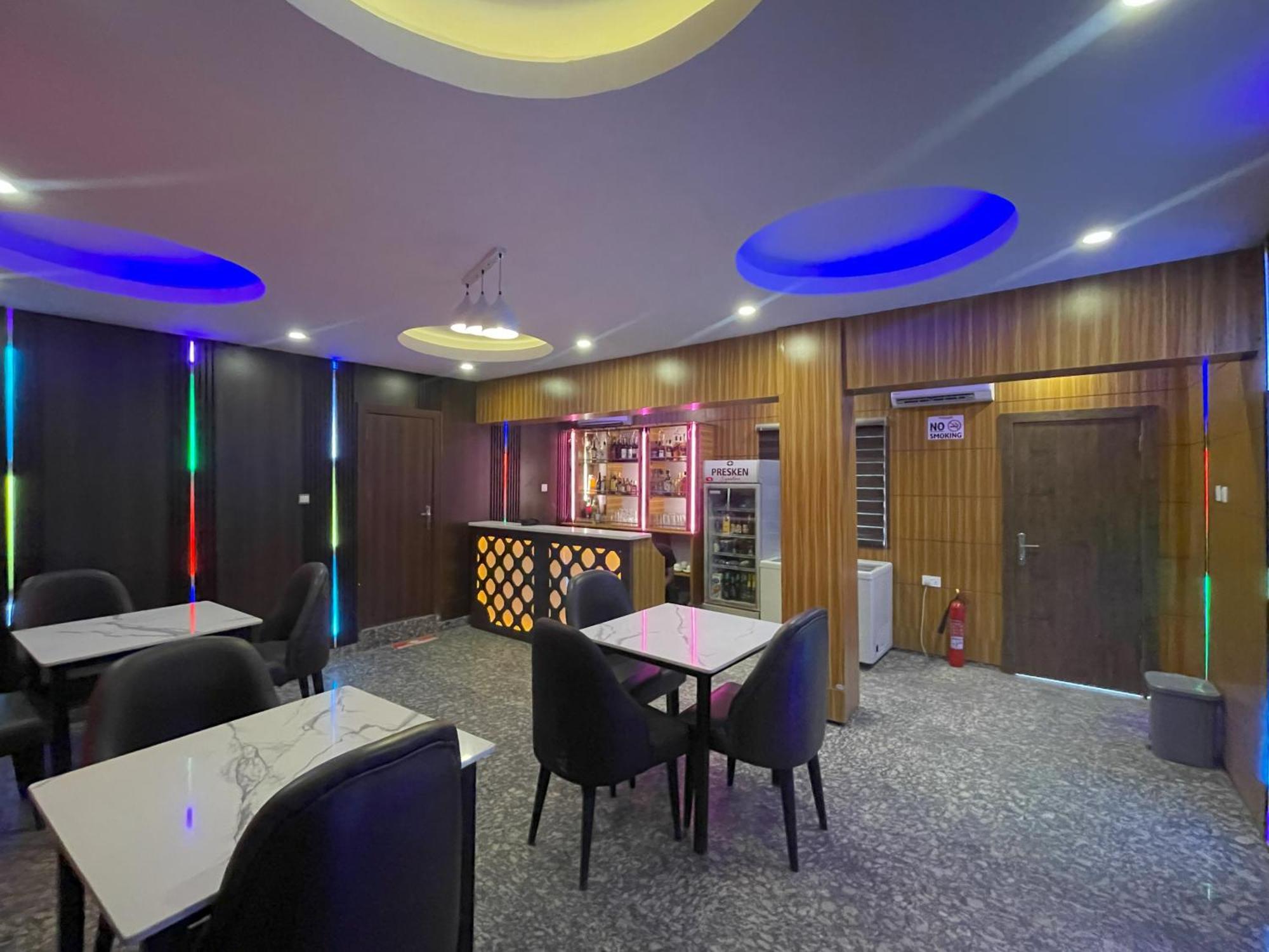 Presken Signature Ikeja Bagian luar foto